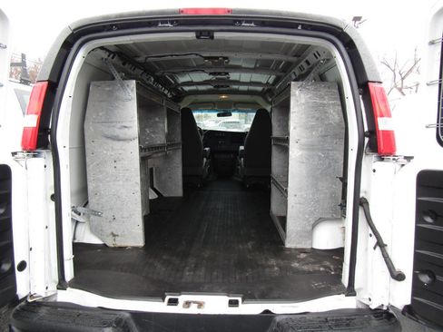 Used 2021 Chevrolet Express 2500 w/ Driver Convenience Package image 15