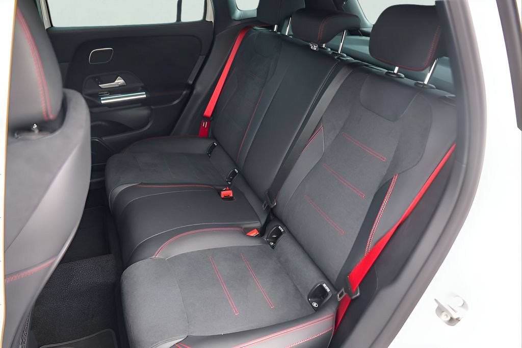 Used 2026 Mercedes-Benz GLA 35 AMG 4MATIC image 24