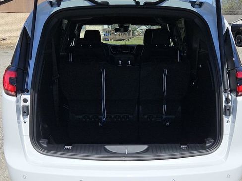 New 2026 Chrysler Pacifica Select image 11