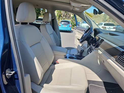 Certified 2023 Volkswagen Atlas SE w/ Panoramic Sunroof Package FWD image 13