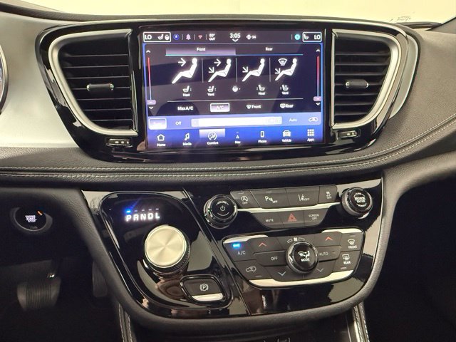 Used 2025 Chrysler Pacifica Limited FWD image 23
