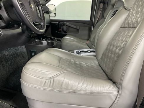 Used 2023 Chevrolet Express 2500 RWD image 24