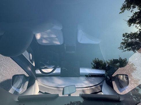 Used 2022 Tesla Model Y Performance image 19