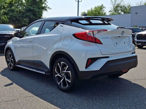 Used 2019 Toyota C-HR Limited FWD image 4