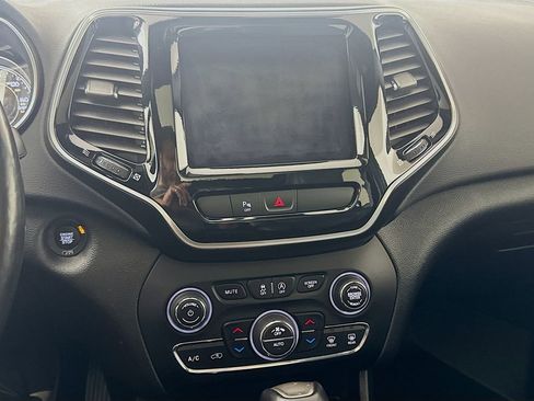 Used 2020 Jeep Cherokee High Altitude AWD/4WD image 17