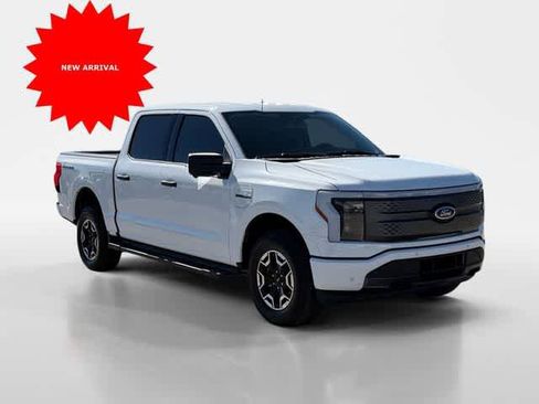 Used 2023 Ford F150 Lightning XLT image 7