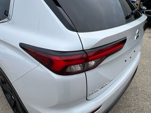 Used 2023 Mitsubishi Outlander SEL AWD/4WD image 37
