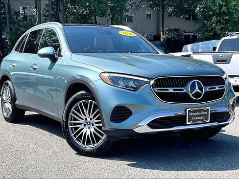 Used 2026 Mercedes-Benz GLC 300 4MATIC image 1