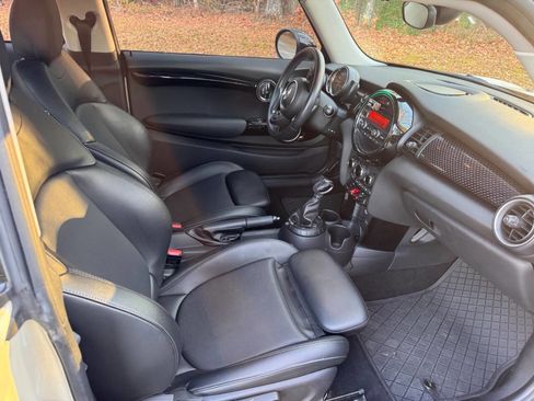 Used 2015 MINI Cooper S image 11