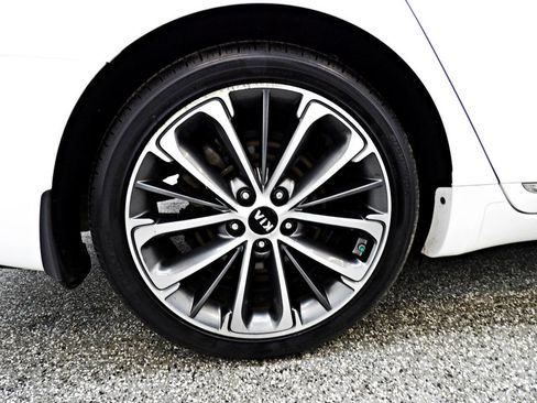 Used 2017 Kia Cadenza Technology image 22