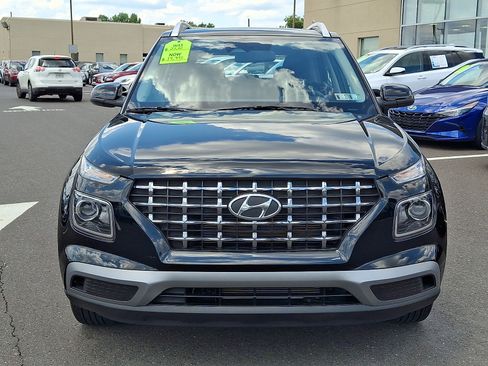 Certified 2023 Hyundai Venue SEL FWD image 2