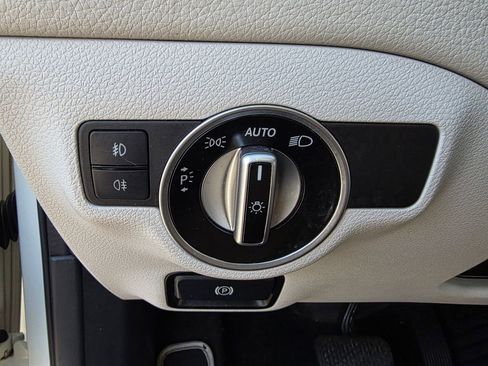 Used 2016 Mercedes-Benz GLA 250 image 13