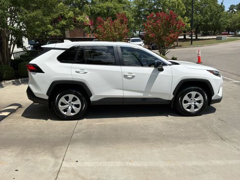 Used 2025 Toyota RAV4 LE AWD/4WD image 11