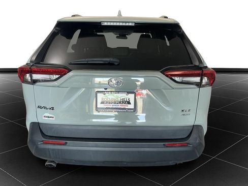 Used 2022 Toyota RAV4 XLE Premium AWD/4WD image 4