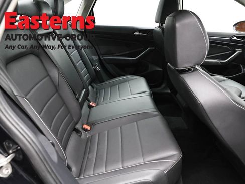 Used 2024 Volkswagen Jetta SE FWD image 22