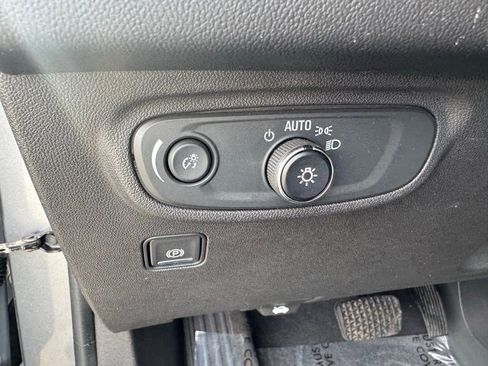 Used 2021 GMC Terrain SLE w/ Driver Convenience Package image 27