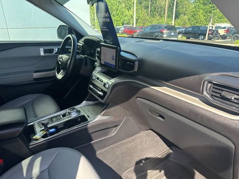 Used 2021 Ford Explorer XLT w/ Equipment Group 202A image 26