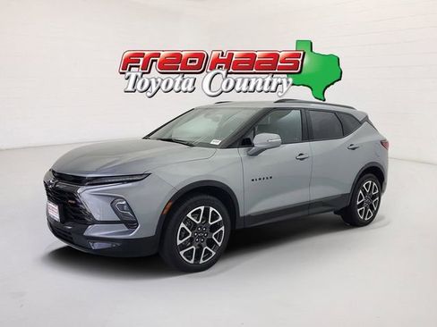 Used 2025 Chevrolet Blazer RS FWD image 1