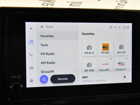 Used 2024 Toyota Corolla SE w/ SE Package FWD image 23