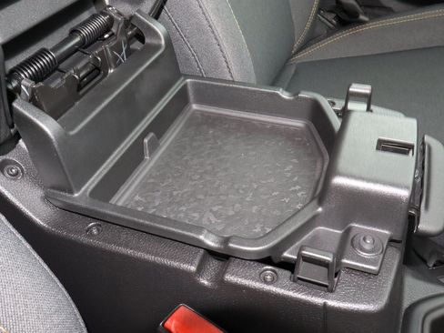 Used 2025 Jeep Wrangler Unlimited Sport AWD/4WD image 26