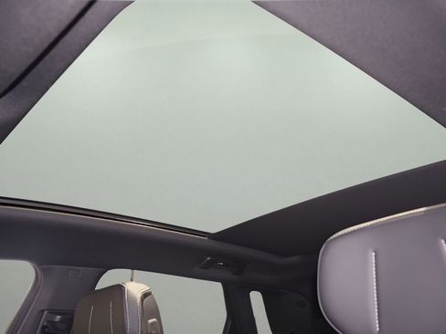 Certified 2024 Cadillac Lyriq Tech RWD image 28