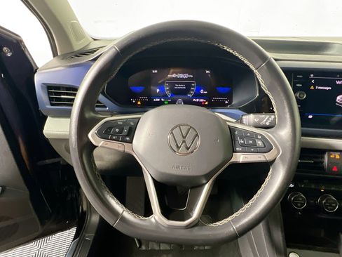 Used 2024 Volkswagen Taos SE FWD image 17