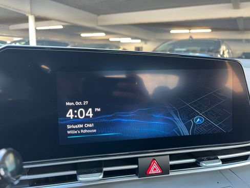 Used 2025 Hyundai Elantra SEL image 21