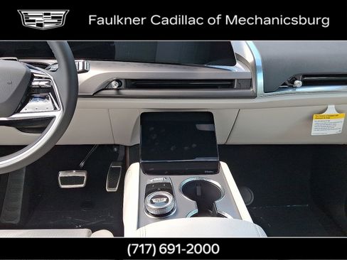 New 2026 Cadillac Vistiq Luxury w/ LPO, Floor Liner Package AWD/4WD image 17