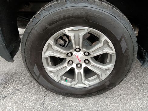 Used 2024 GMC Sierra 1500 SLT image 25