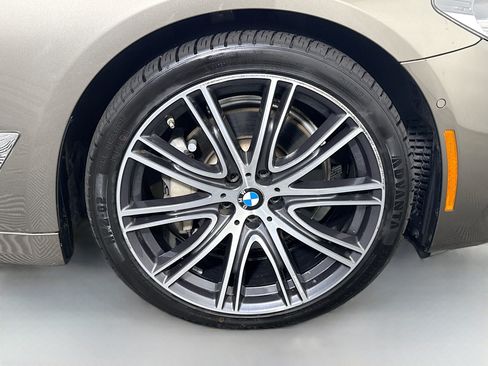 Used 2017 BMW 540i RWD image 32
