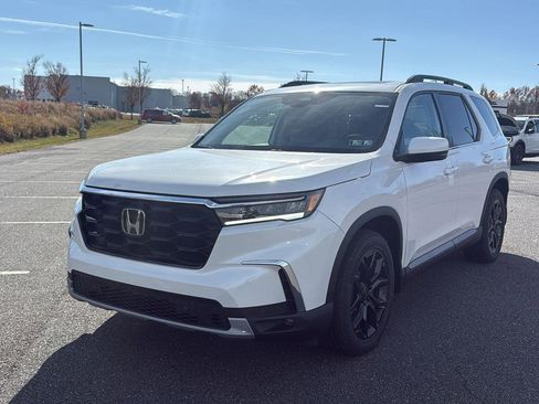 New 2025 Honda Pilot Touring image 16
