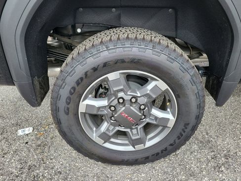 New 2025 GMC Sierra 3500 SLT w/ SLT Convenience Package AWD/4WD image 5