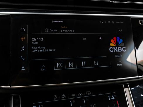 Used 2023 Audi Q8 Premium Plus w/ Premium Plus Package image 31