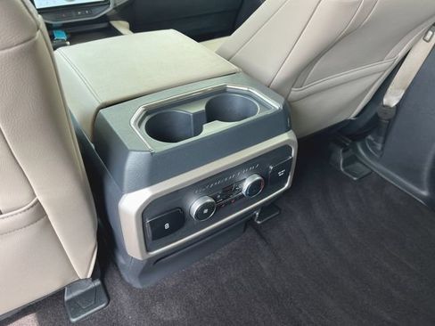 Used 2023 Ford Expedition Limited AWD/4WD image 32