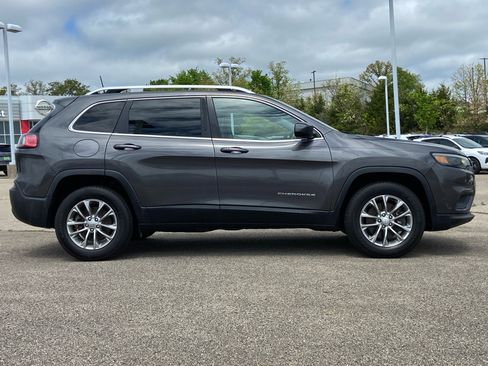 Used 2019 Jeep Cherokee Latitude Plus w/ Comfort/Convenience Group AWD/4WD image 4
