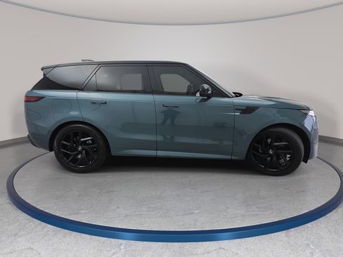 Certified 2023 Land Rover Range Rover Sport SE Dynamic image 4