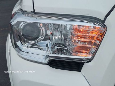 Used 2022 Toyota Tacoma SR5 w/ Technology Package RWD image 11