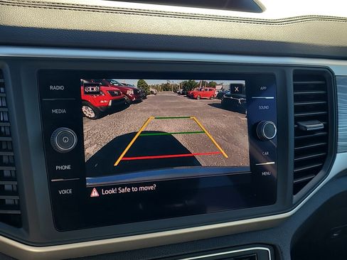 Used 2021 Volkswagen Atlas Cross Sport SE image 26