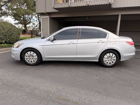 Used 2012 Honda Accord LX image 3