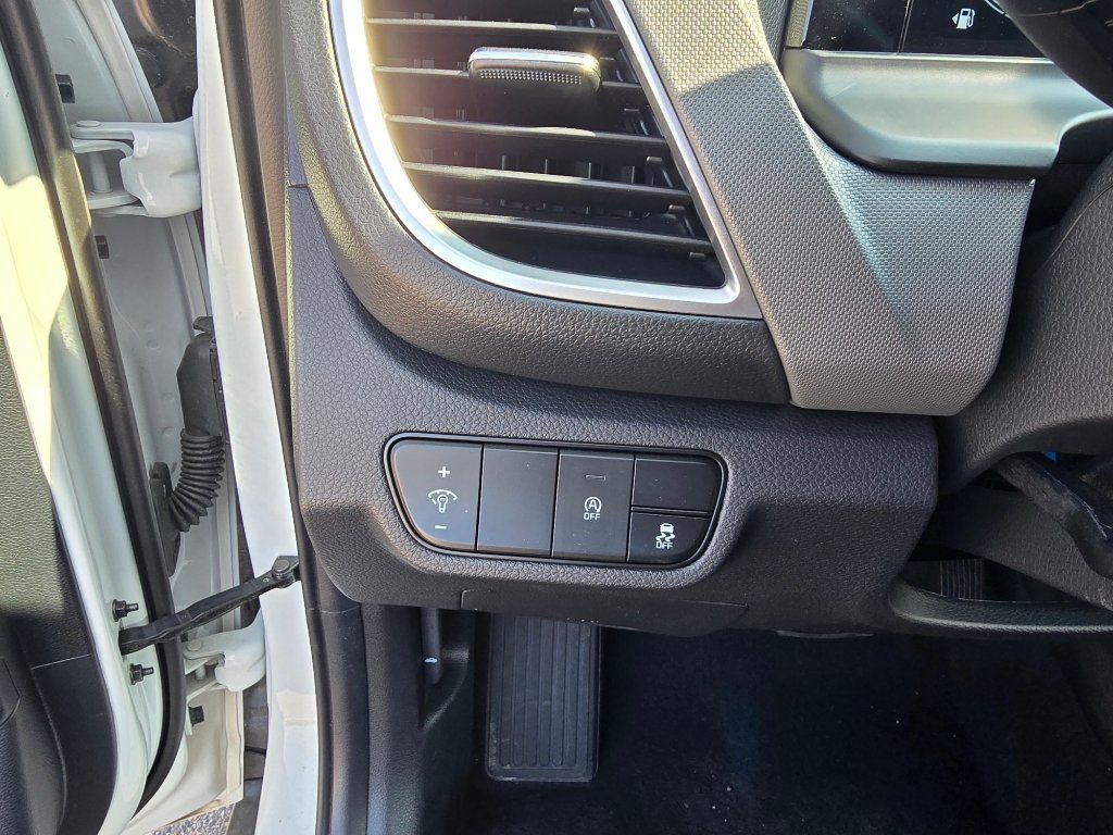 Used 2026 Kia Seltos LX AWD/4WD image 19