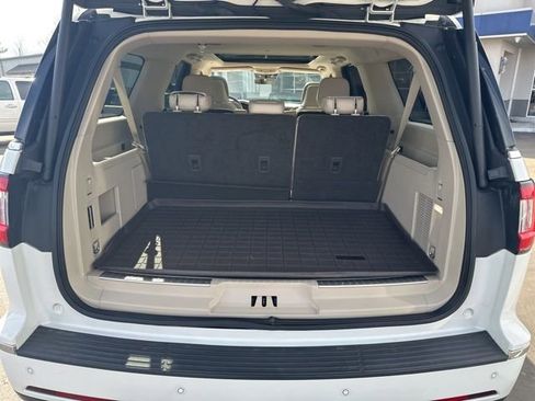 Used 2021 Lincoln Navigator L Reserve w/ Luxury Package AWD/4WD image 17