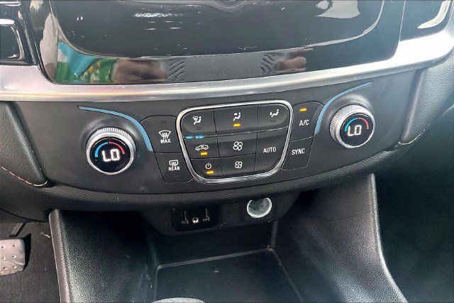 Used 2021 Chevrolet Traverse LS FWD image 15