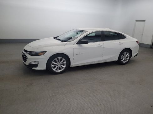 Used 2019 Chevrolet Malibu LT w/ Driver Confidence Package FWD image 2