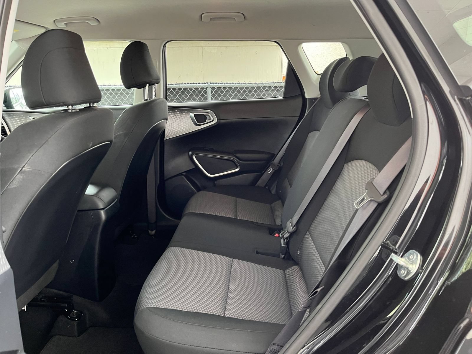 Used 2025 Kia Soul LX w/ LX Technology Package FWD image 22