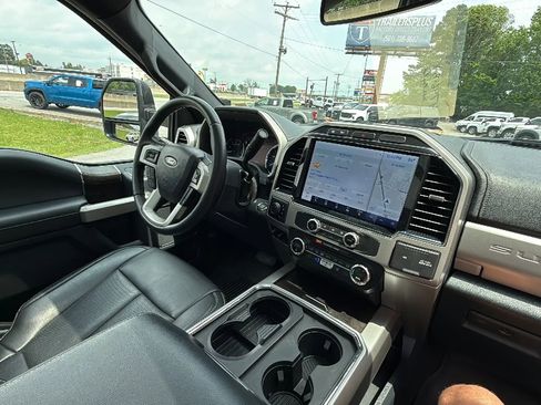 Used 2022 Ford F250 Lariat w/ Lariat Ultimate Package AWD/4WD image 29