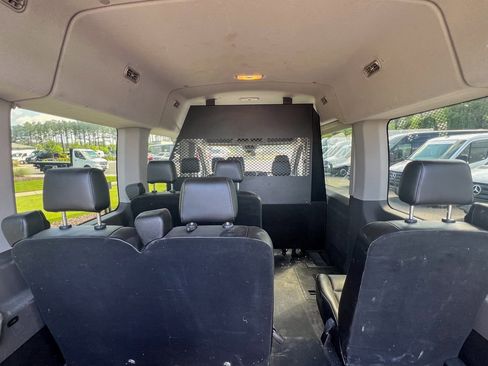 Used 2020 Ford Transit 350 XL image 17