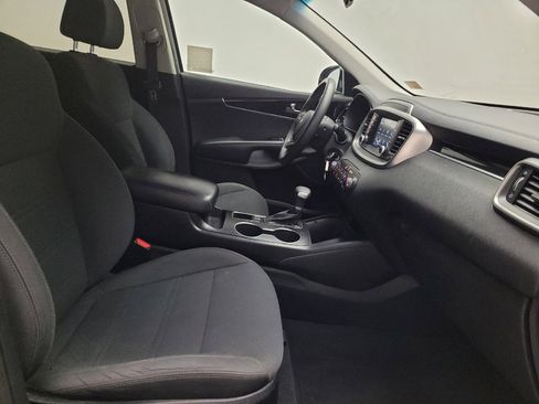 Used 2020 Kia Sorento LX FWD image 21