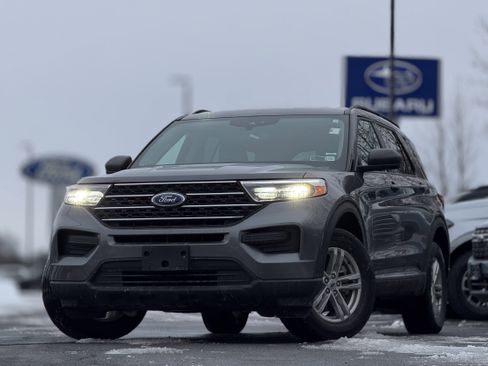 Used 2023 Ford Explorer XLT image 1