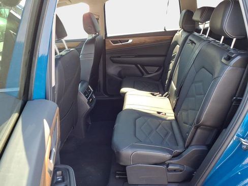 Certified 2025 Volkswagen Atlas SE image 17