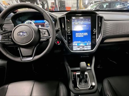 Used 2025 Subaru Forester Limited AWD/4WD image 16